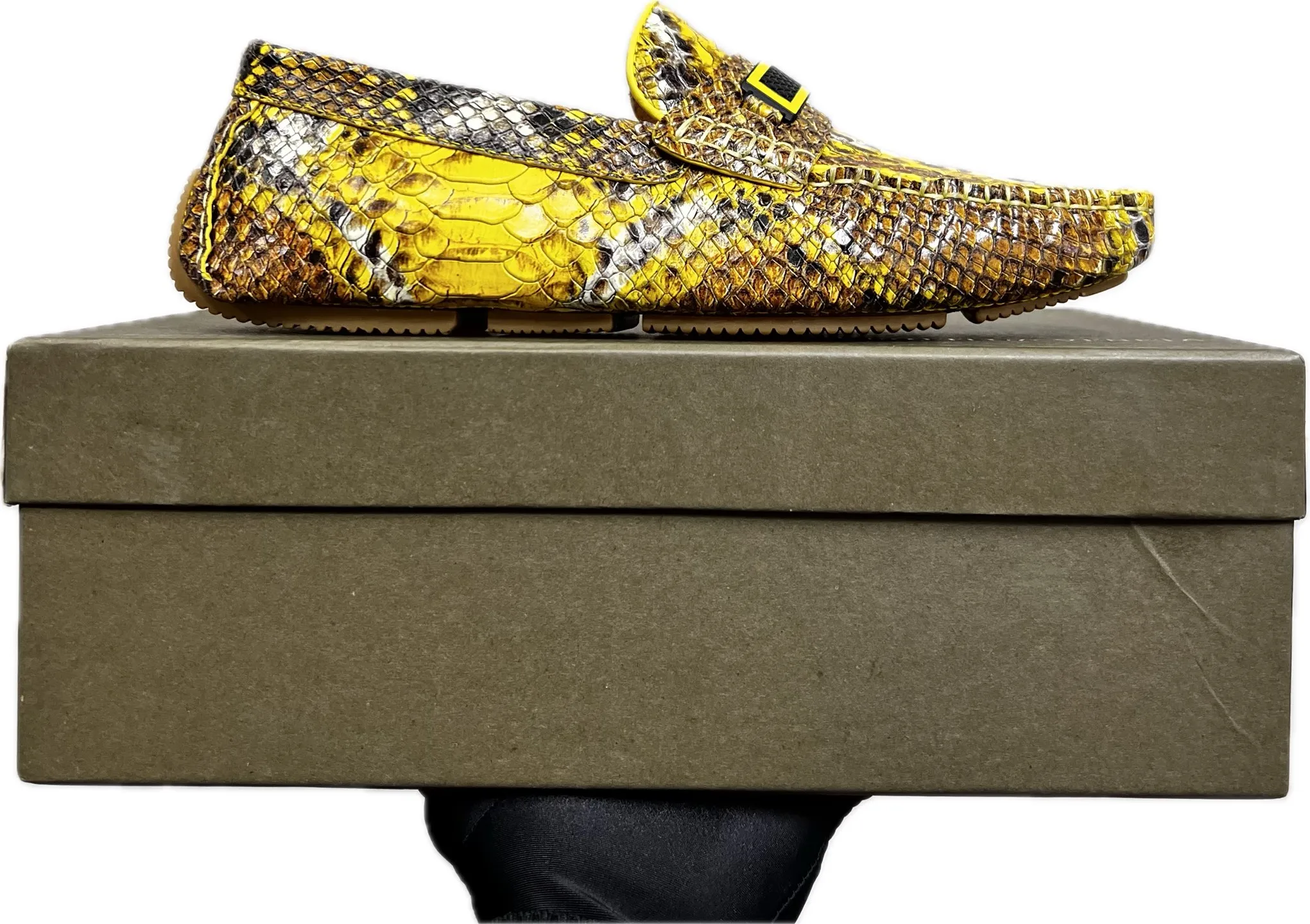 Factory price 480 BV 〰️Purely handmade classic men's beanie shoes👉👉driving shoes, slip-on shoes, made of imported cowhide from Italy, 💕water-dyed cowhide lining, 🔊original outsole, waterproof platform design, comfortable on the feet. Good choice for traveling and driving, single color available, code number: 38-44, (45 can be customized)